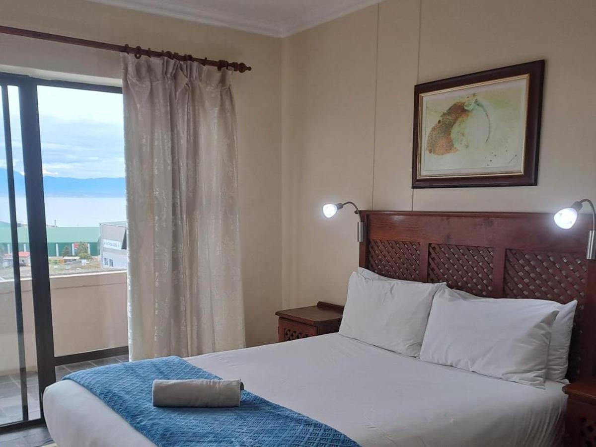 Green Door Guest House Mosselbaai Buitenkant foto