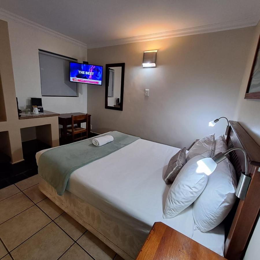 Green Door Guest House Mosselbaai Buitenkant foto